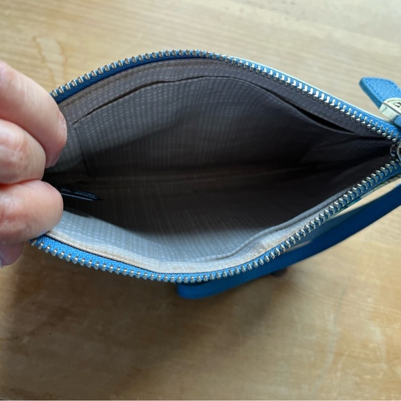 Brighton Bella Life is Beautiful Wristlet White Blue Floral Phone Bag Purse - Picture 4 of 12